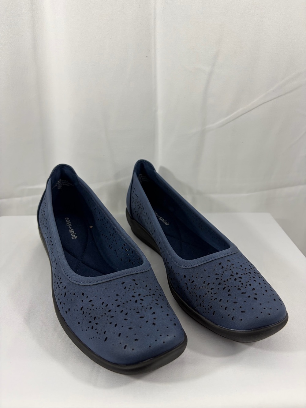 NWT Easy Spirit Women’s Size 8 Navy Blue Slip-On Flats